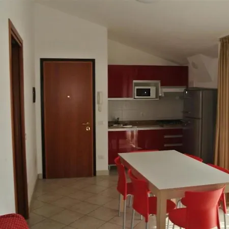 Comfortable Flat 80m From The Sea *