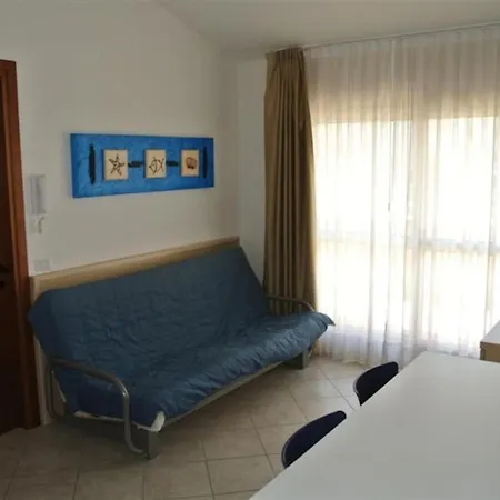 Apartment Comfortable Flat 80m From The Sea