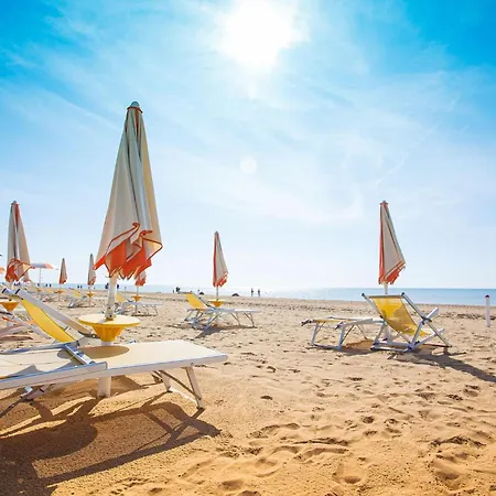 Apartment Comfortable Flat 80m From The Sea